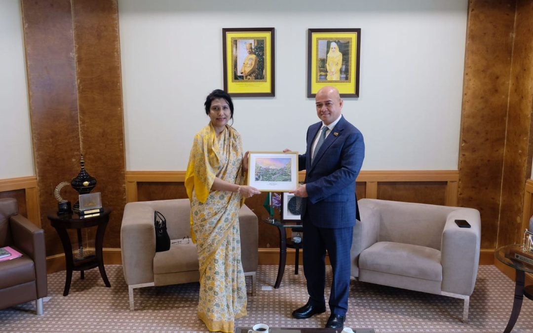 Yang Mulia Dato Seri Paduka Awang Haji Mohamad Azmi bin Haji Mohd Hanifah, Timbalan Menteri (Tenaga) di Jabatan Perdana Menteri menerima Kunjungan Hormat daripada Pesuruhjaya Tinggi Republik Rakyat Bangladesh ke Negara Brunei Darussalam